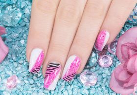 Naildesign_asymmetrie.jpg